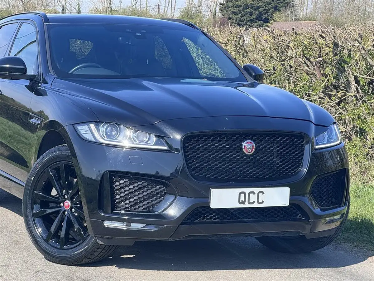 2020-jaguar-f-pace-20-i4d-chequered-flag-180ps-big-26