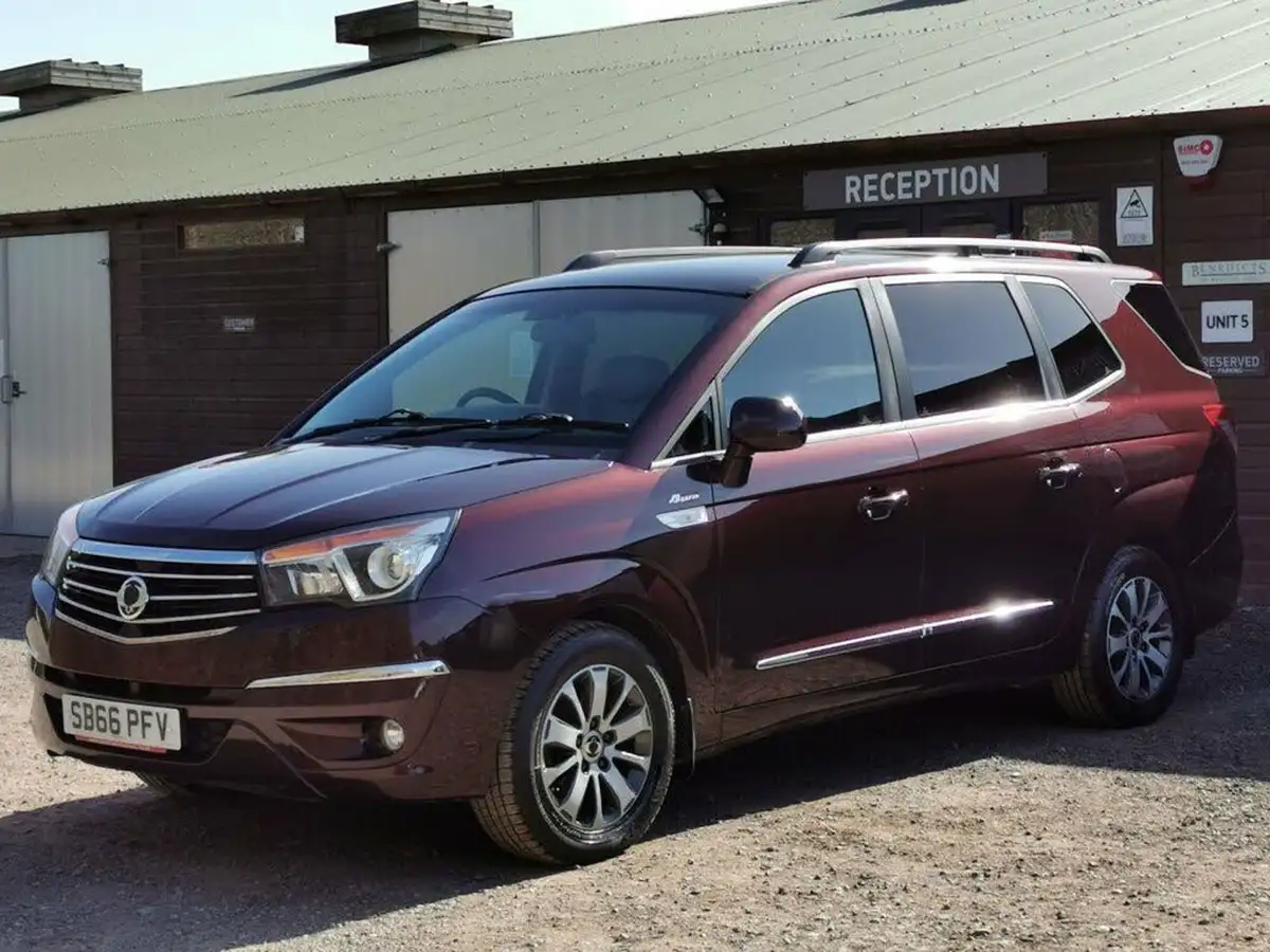 2017-kgm-ssangyong-turismo-22td-elx-big-20