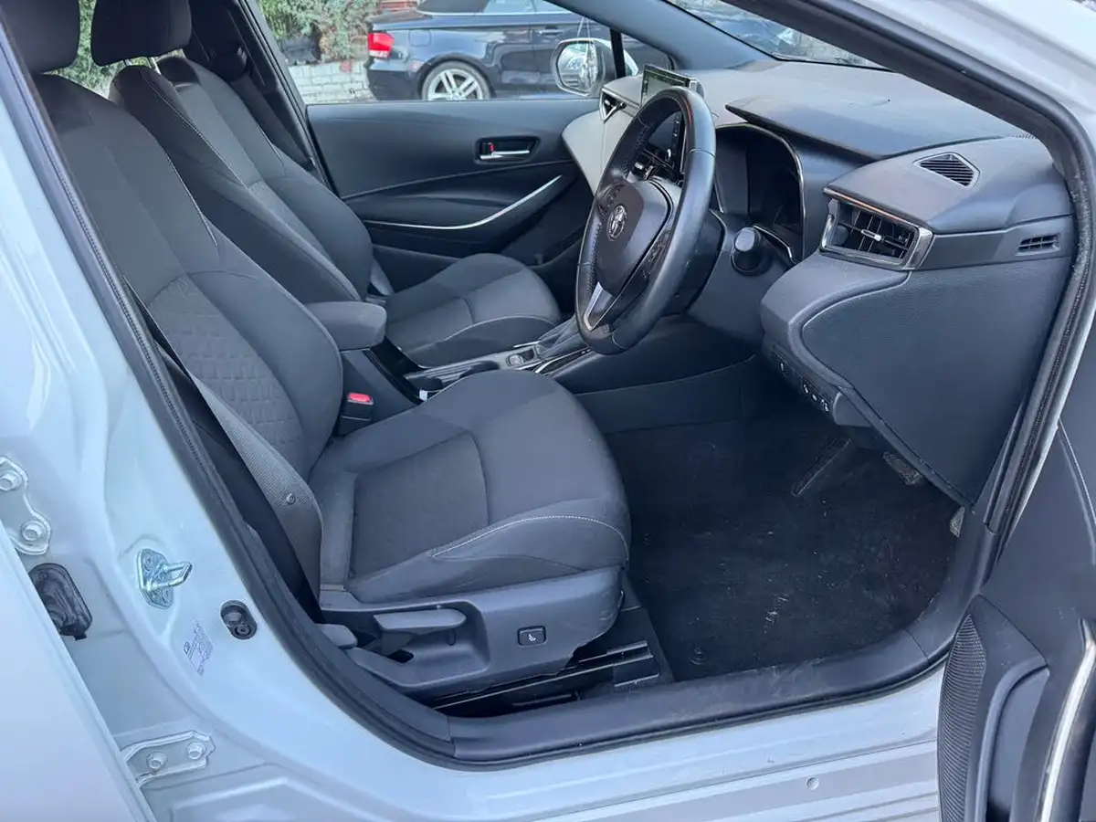 2021-toyota-corolla-18-vvt-i-icon-tech-spare-wheel-touring-sports-5d-big-6
