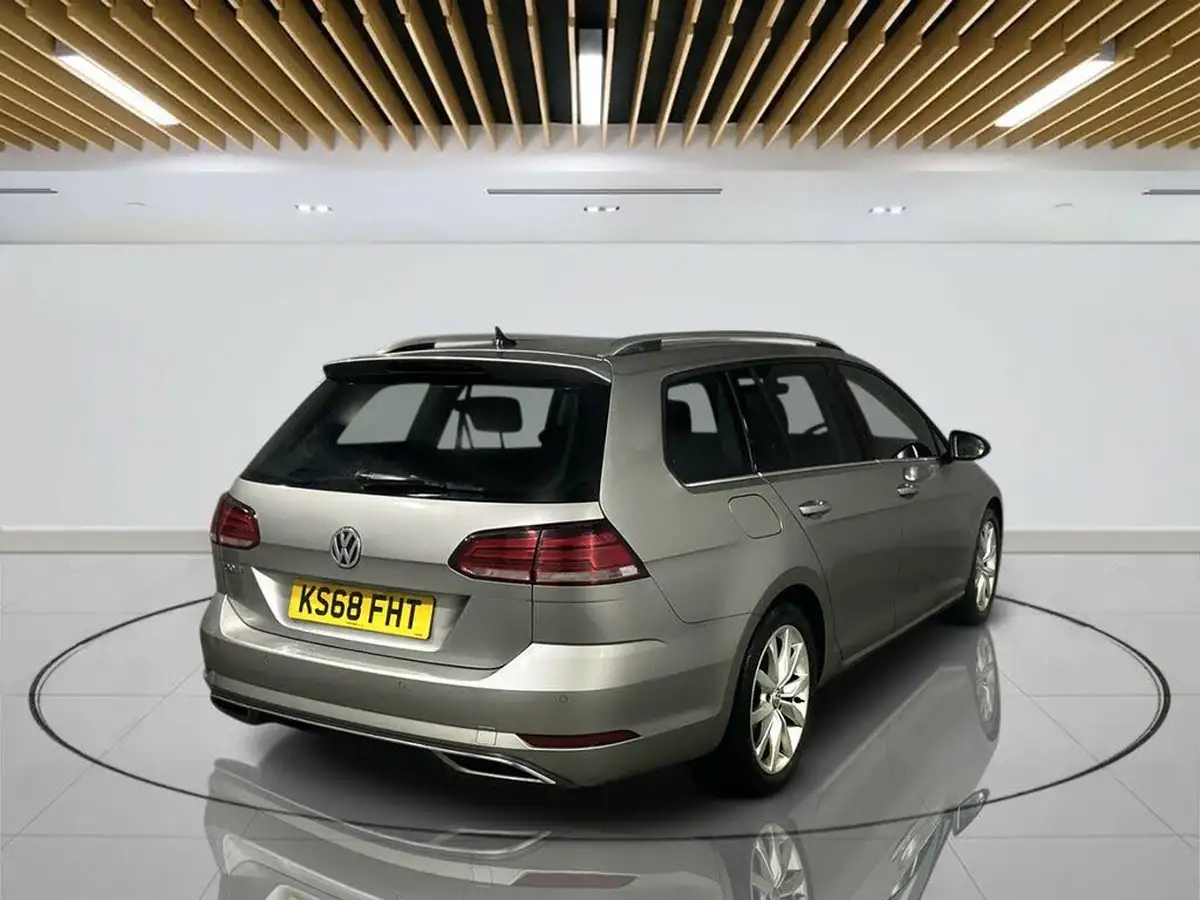 2018-volkswagen-golf-15-tsi-gt-150ps-estate-5d-big-7