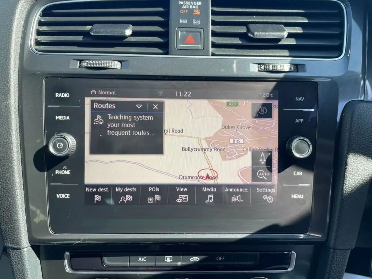 2017-volkswagen-golf-16tdi-se-nav-ss-estate-5d-big-10