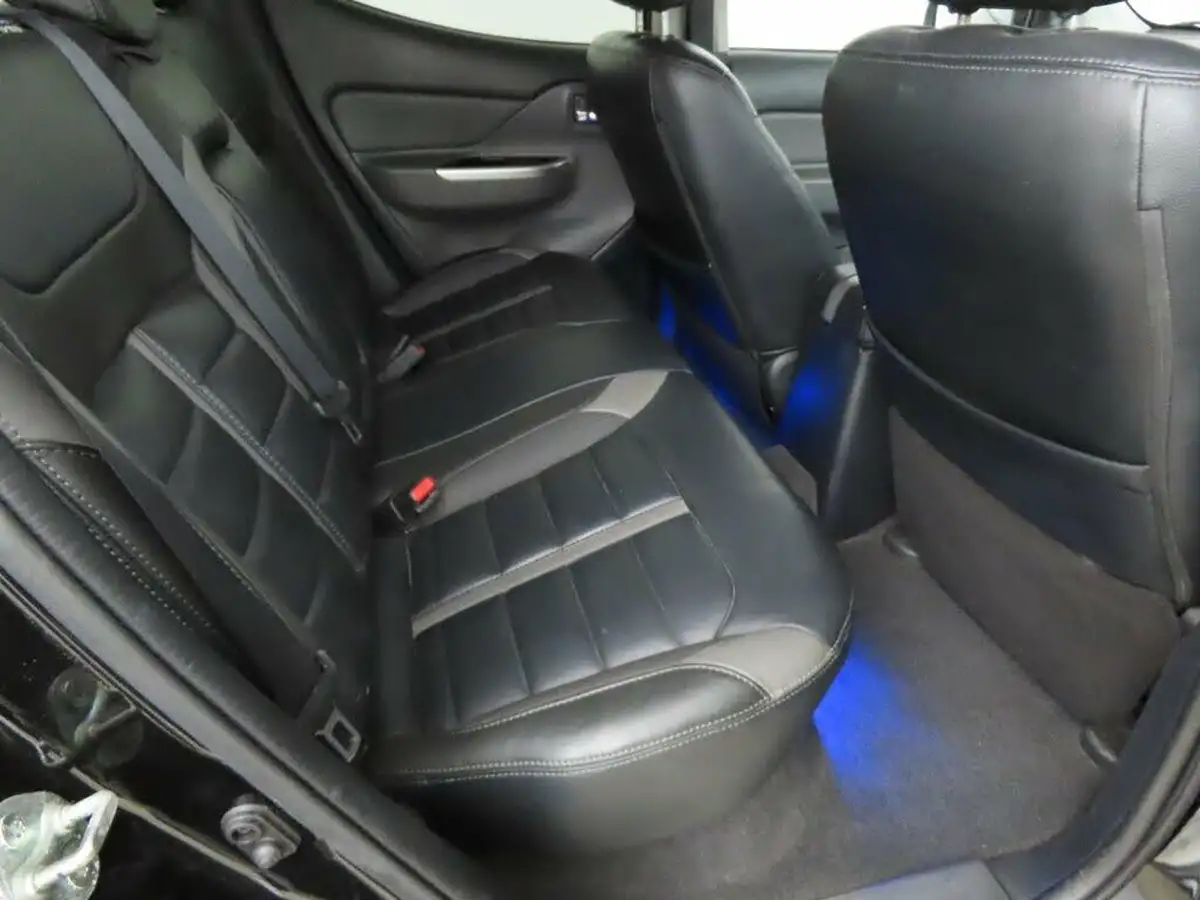 2019-mitsubishi-l200-24di-d-barbarian-eu6b-auto-big-7