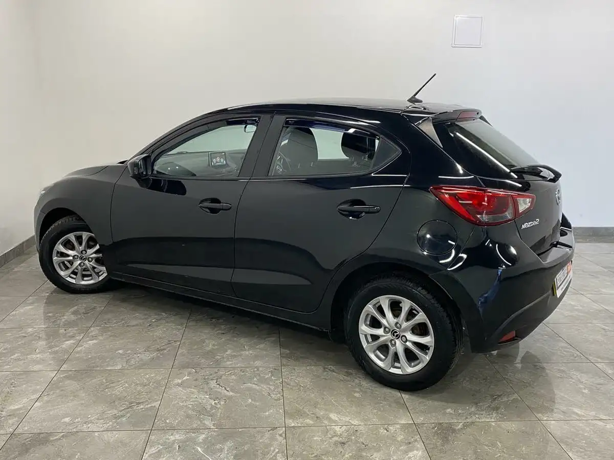 2015-mazda-mazda2-15-se-l-90ps-big-5