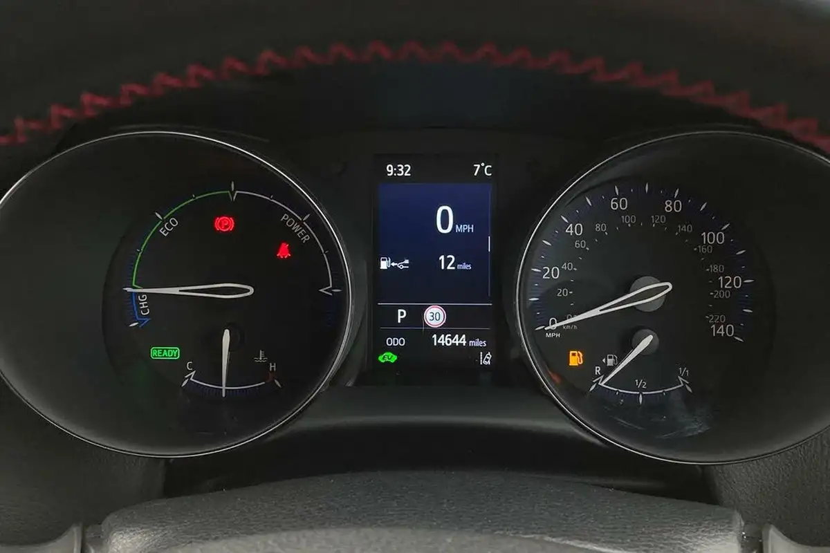 2023-toyota-c-hr-18-vvt-i-gr-sport-big-14