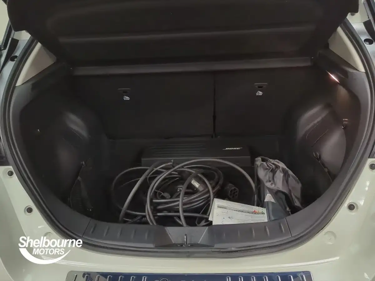 2024-nissan-leaf-e-e-tekna-59kwh-big-16