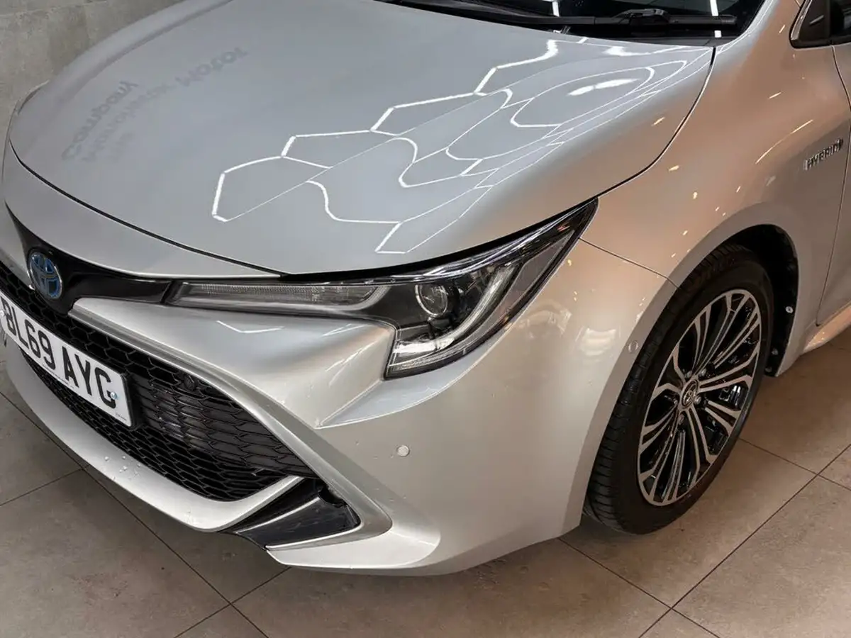 2019-toyota-corolla-20-vvt-i-excel-spare-wheel-touring-sports-big-39