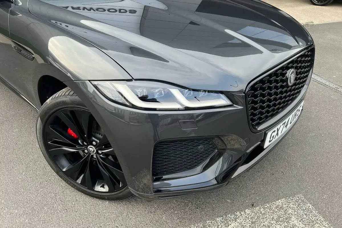 2024-jaguar-f-pace-20-d200-r-dynamic-hse-black-90th-anniversary-edition-big-16