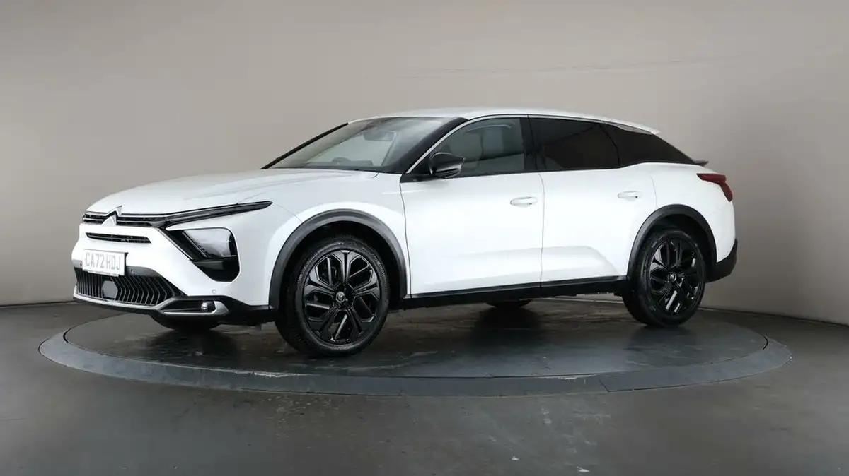 2022-citroen-c5-x-12-puretech-shine-big-33