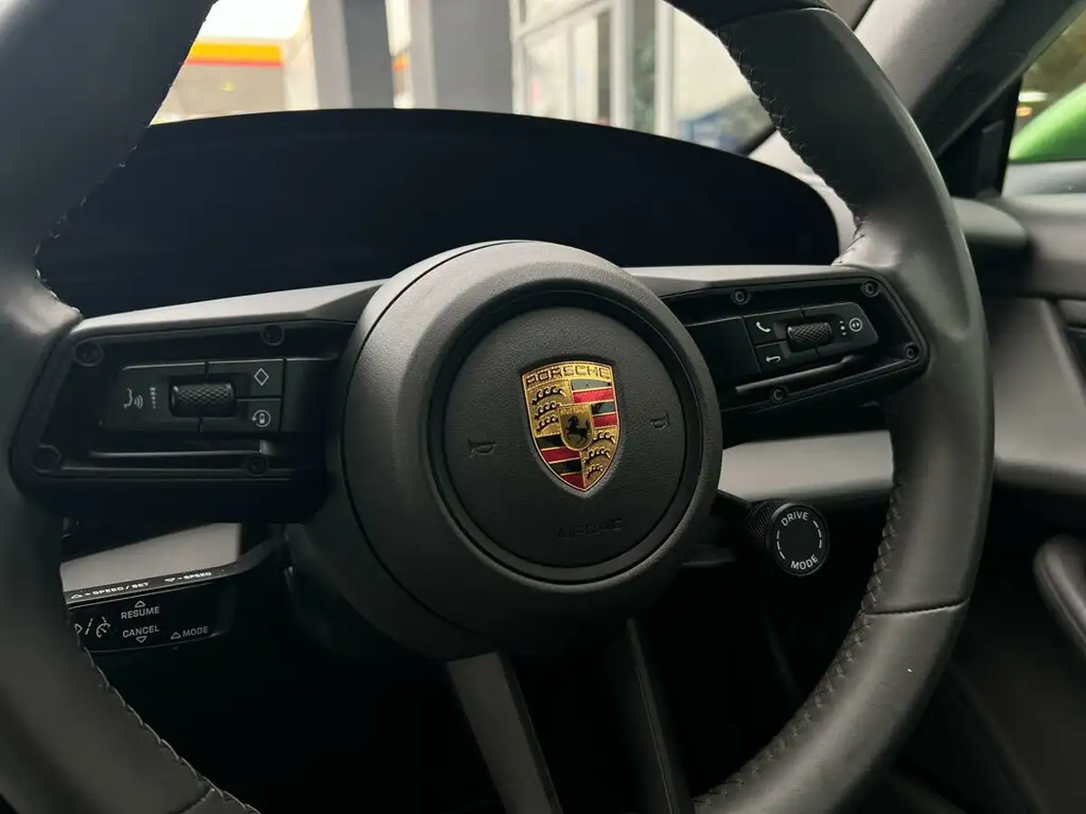 2021-porsche-taycan-e-4s-cross-turismo-awd-big-73