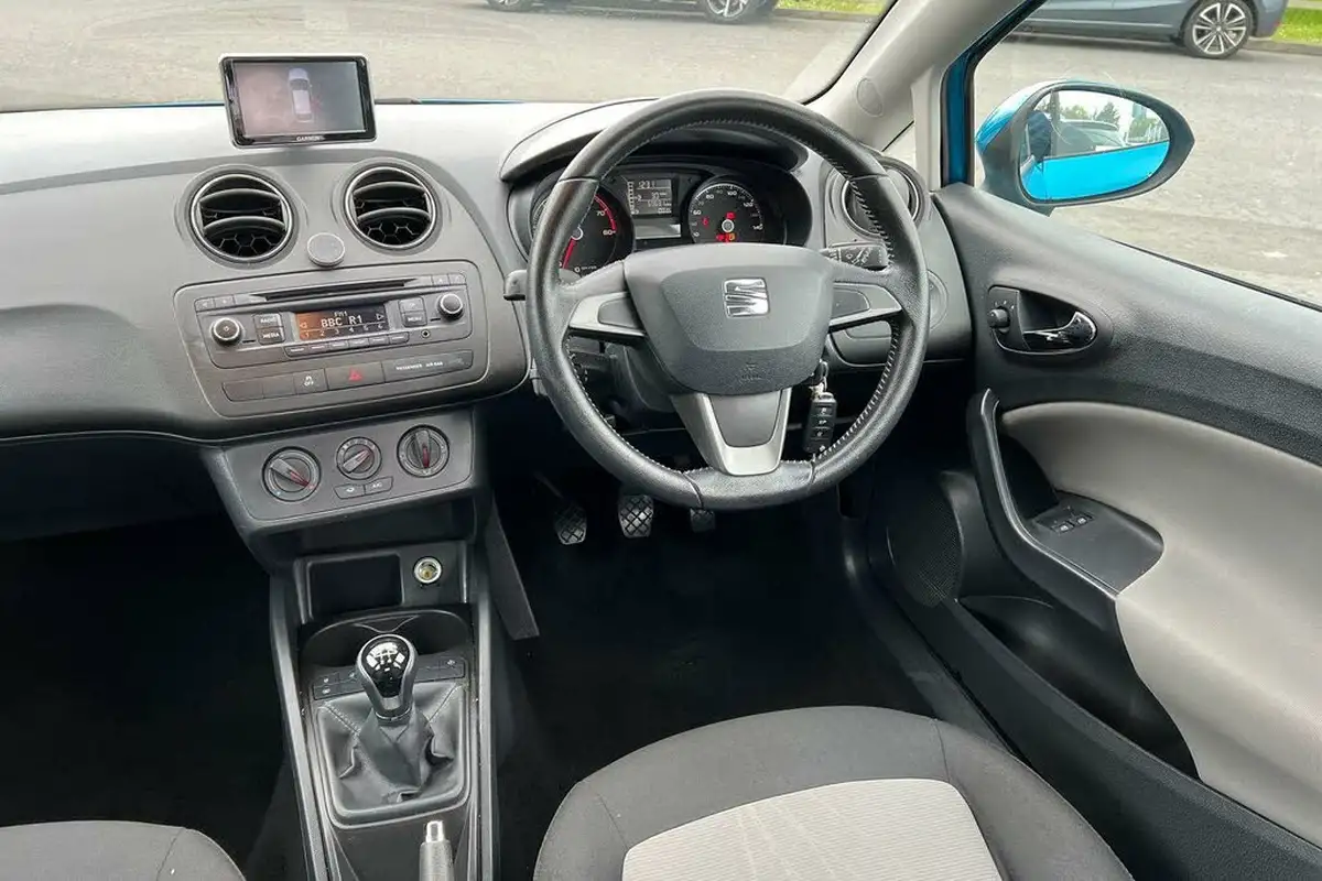 2015-seat-ibiza-14-toca-hatchback-5d-big-17