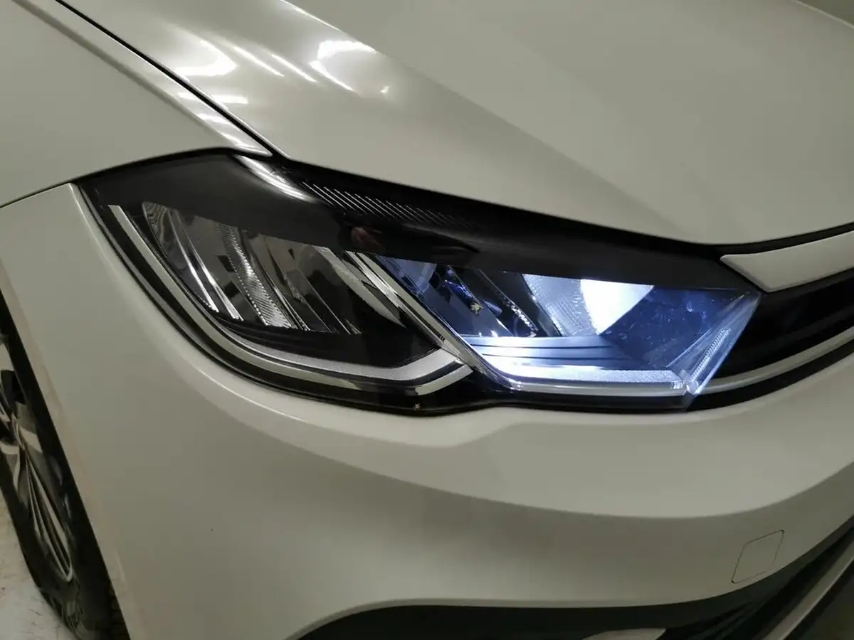 2022-volkswagen-polo-10-life-big-19