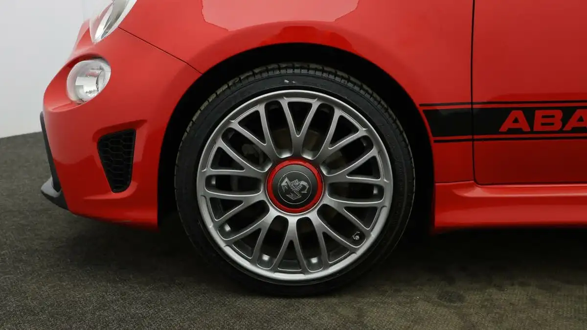 2018-abarth-595-14-tjet-big-17