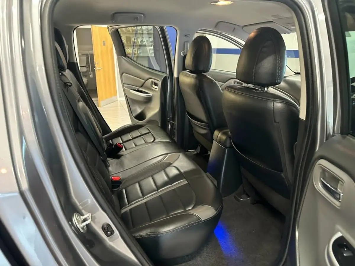 2019-mitsubishi-l200-24di-d-barbarian-eu6-big-14