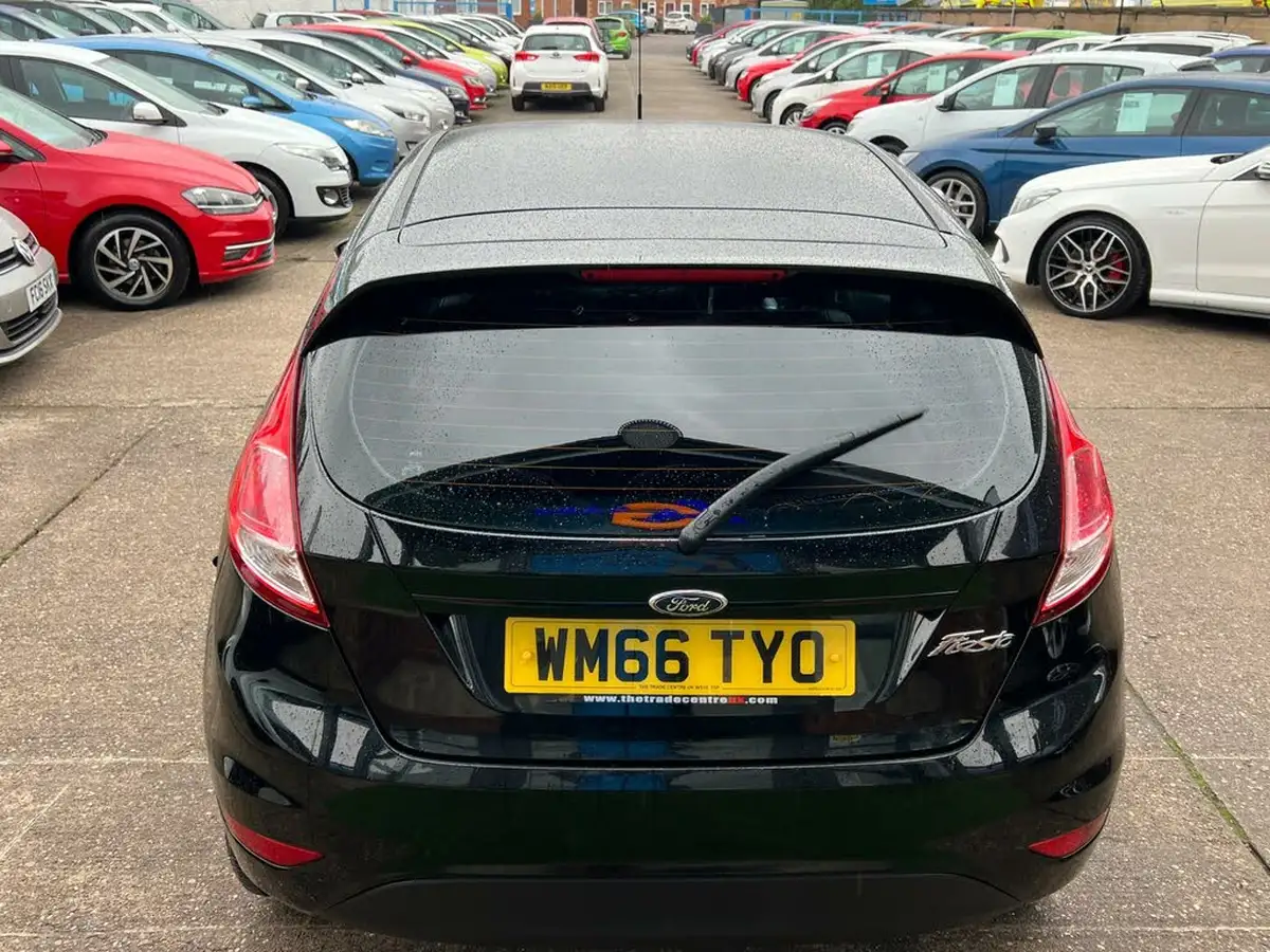 2016-ford-fiesta-125-zetec-3d-big-47