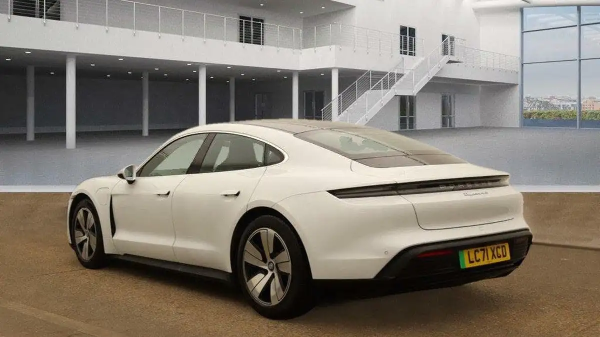 2021-porsche-taycan-e-4s-530ps-big-2