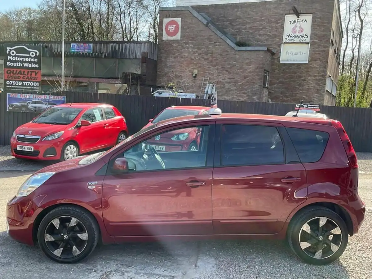 2012-nissan-note-15td-n-tec-big-11