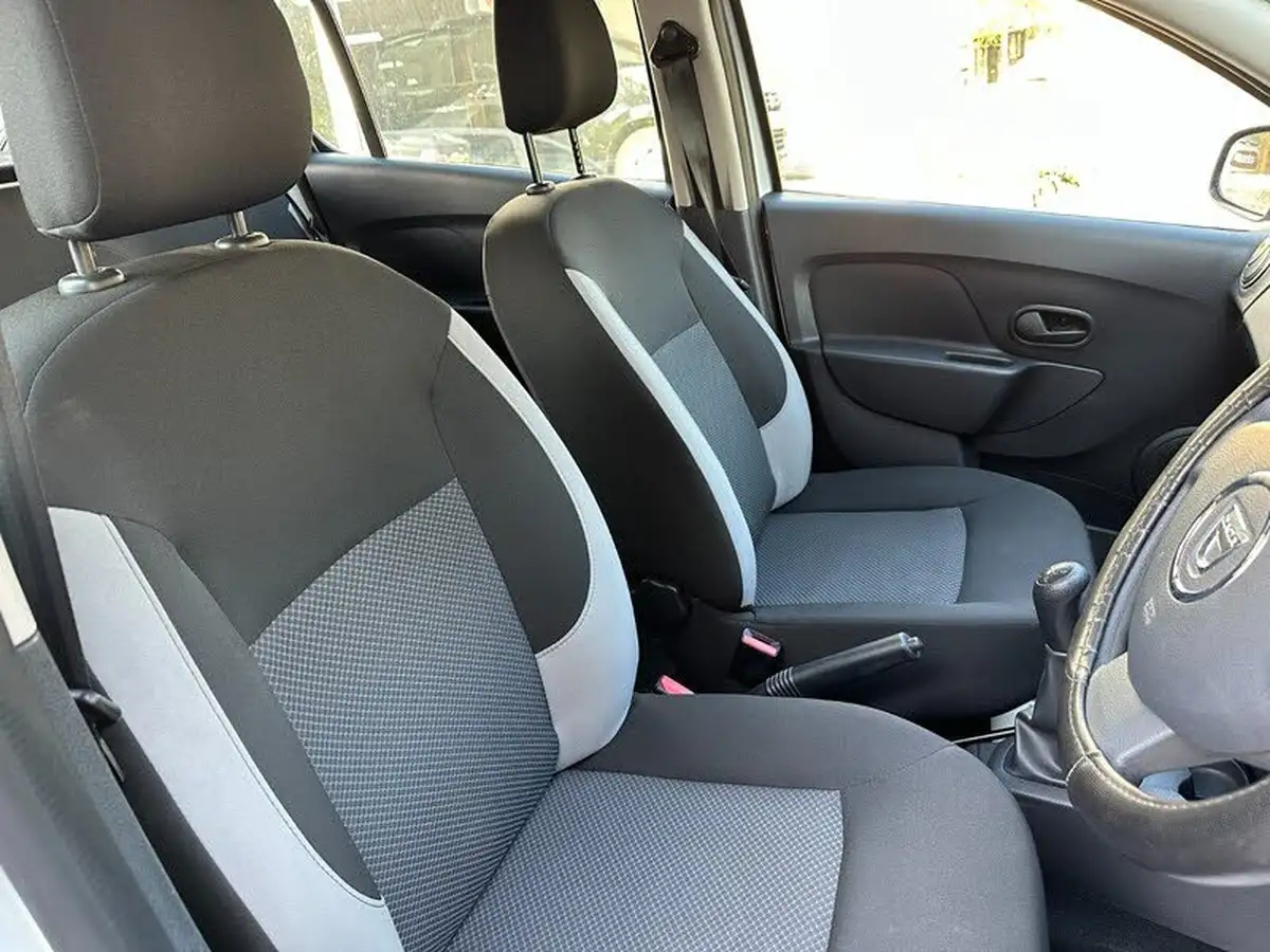 2016-dacia-sandero-12-ambiance-big-9