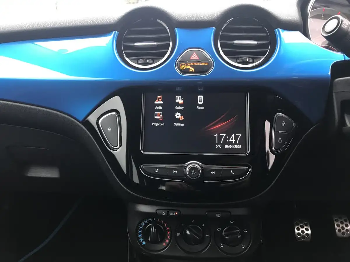 2016-vauxhall-adam-12i-vvt-16v-energised-big-15