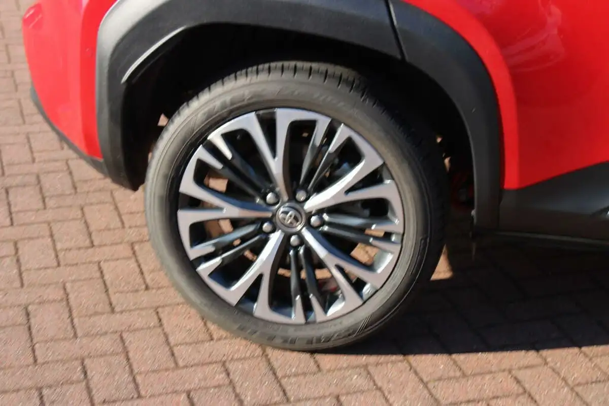 2023-toyota-yaris-cross-15-vvt-i-excel-awd-i-big-4