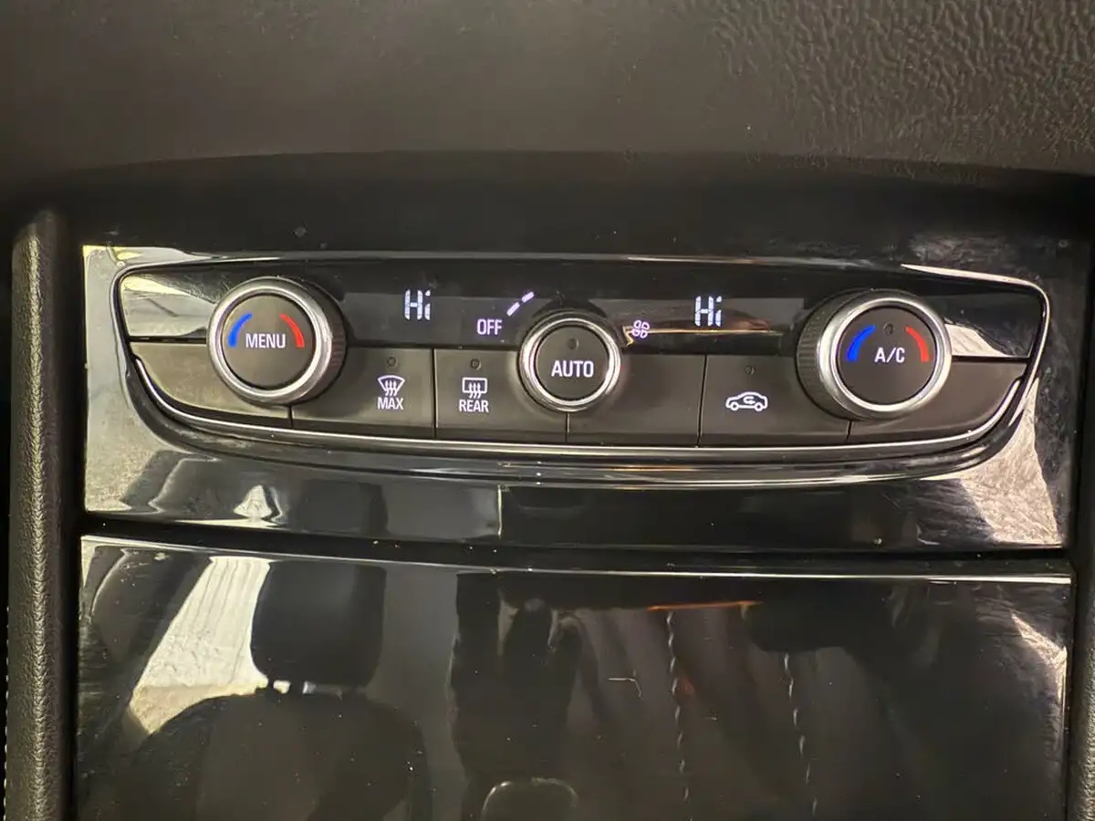2019-vauxhall-grandland-x-15td-sport-nav-big-22