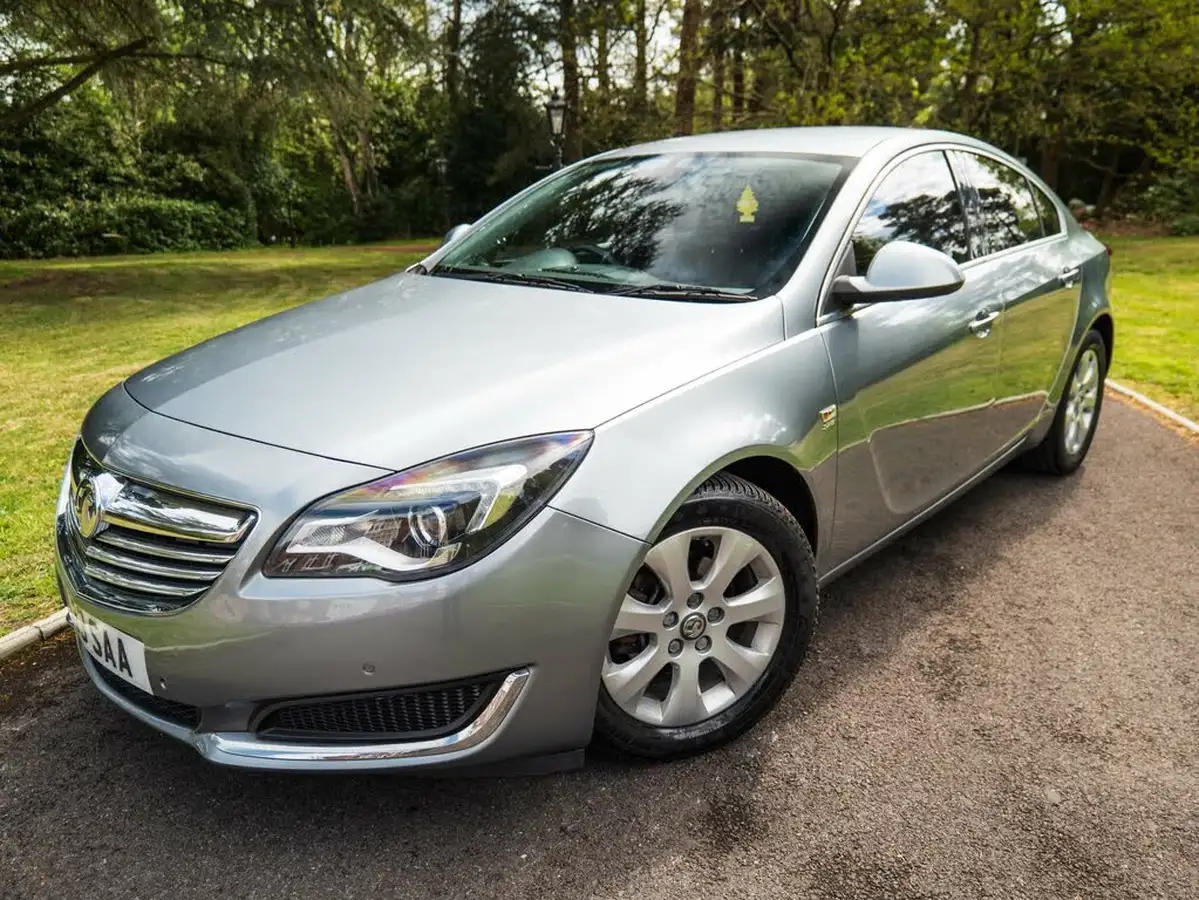 2013-vauxhall-insignia-20cdti-tech-line-140ps-ecoflex-ss-hatchback-5d-big-2