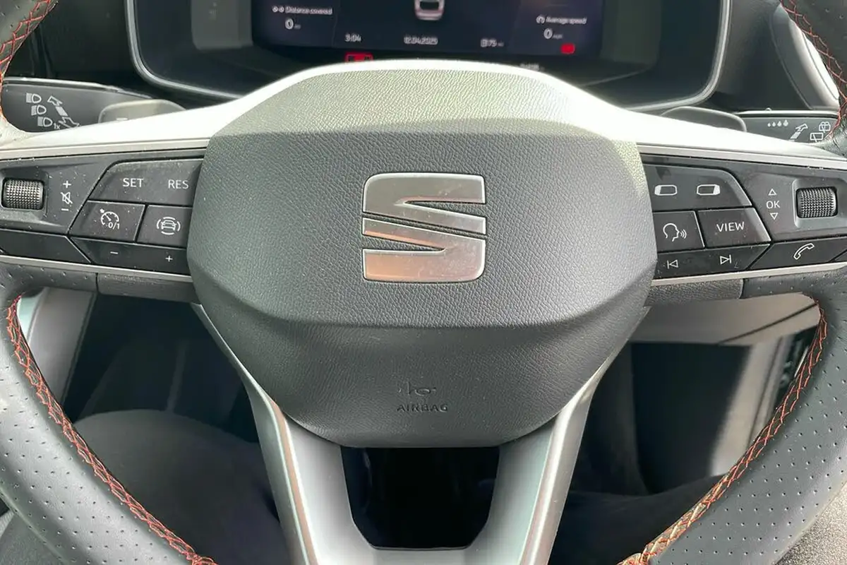 2022-seat-leon-15-etsi-fr-estate-big-18