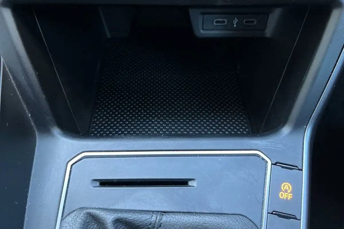 2021-volkswagen-polo-10-active-big-33