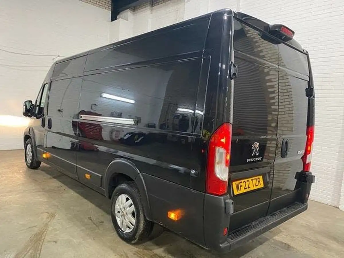 2021-peugeot-boxer-22-bluehdi-asphalt-435-l4-h2-big-10