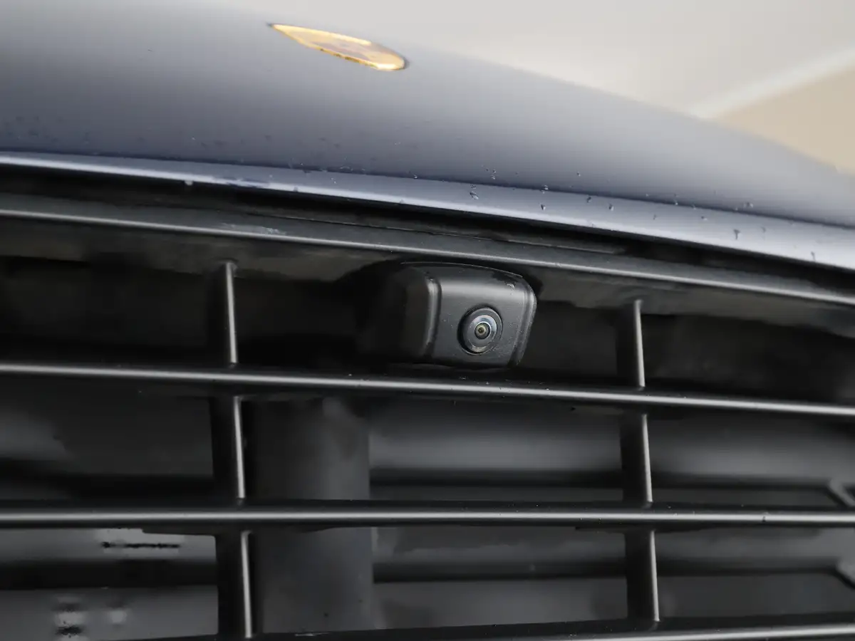 2021-porsche-macan-29-turbo-big-21
