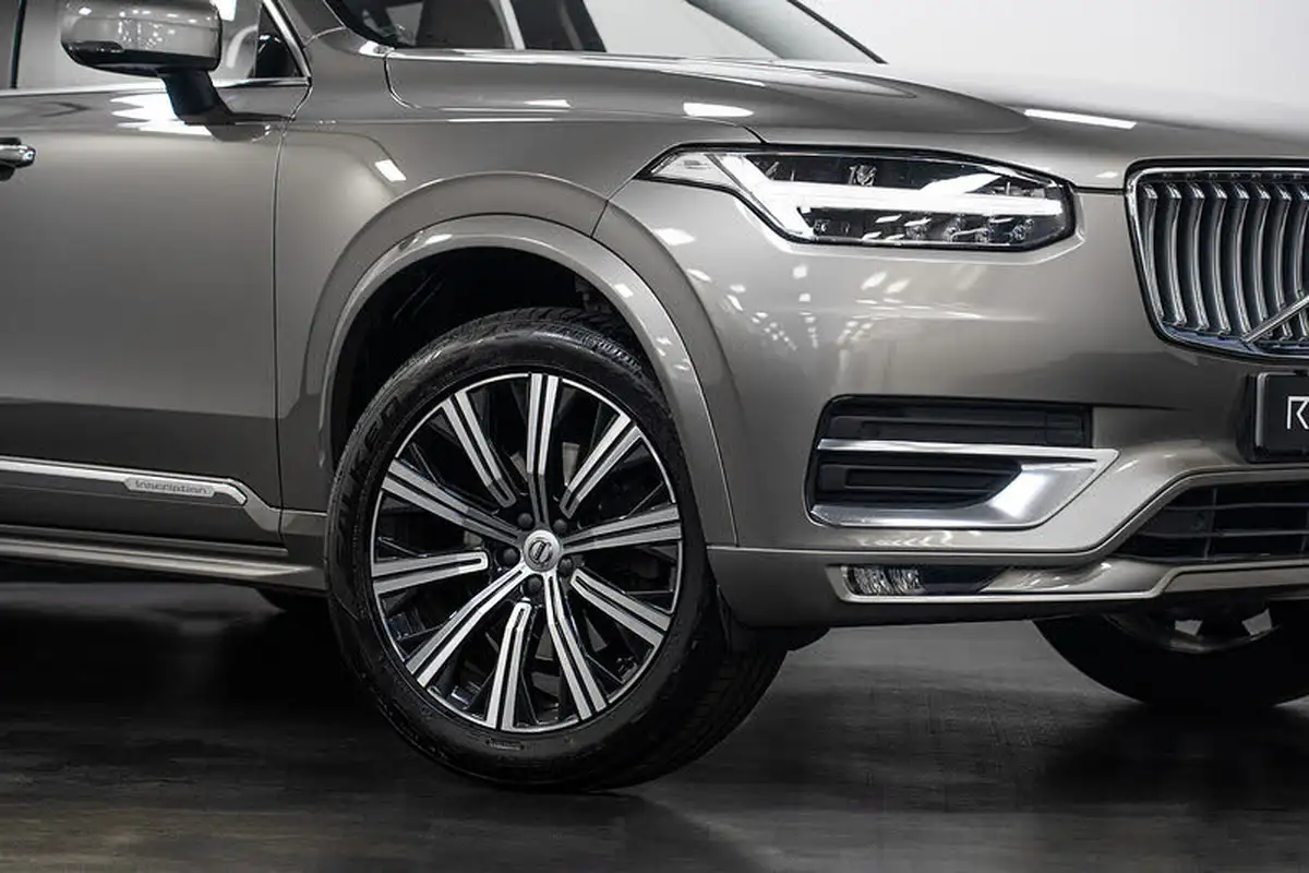 2019-volvo-xc90-20-t5-inscription-awd-big-1