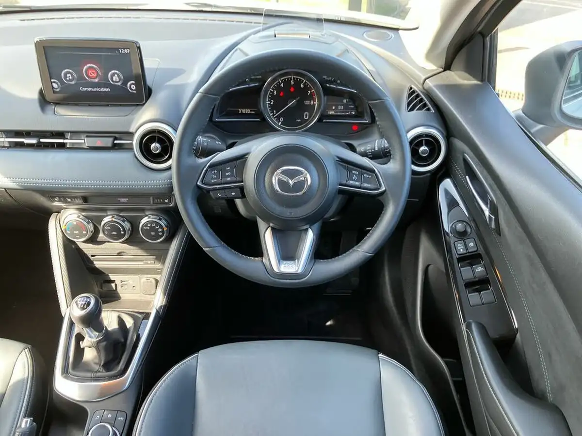 2021-mazda-mazda2-15-skyactiv-g-gt-sport-nav-light-stone-big-14