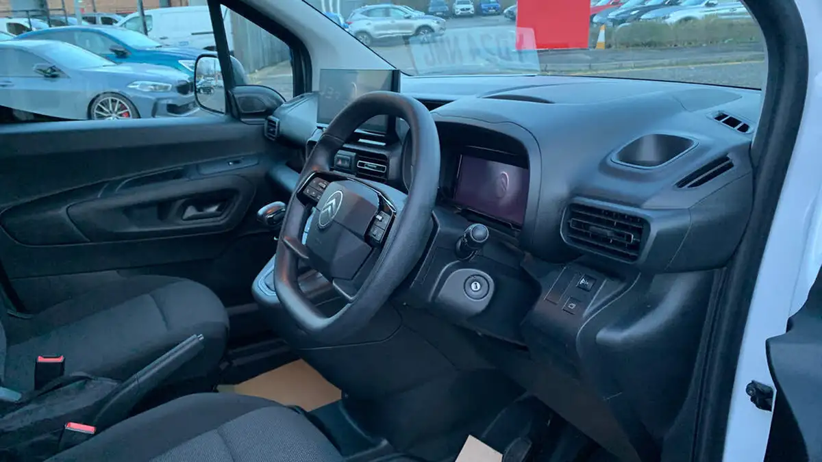 2024-citroen-berlingo-15-bluehdi-m-enterprise-100pseu6e-big-10
