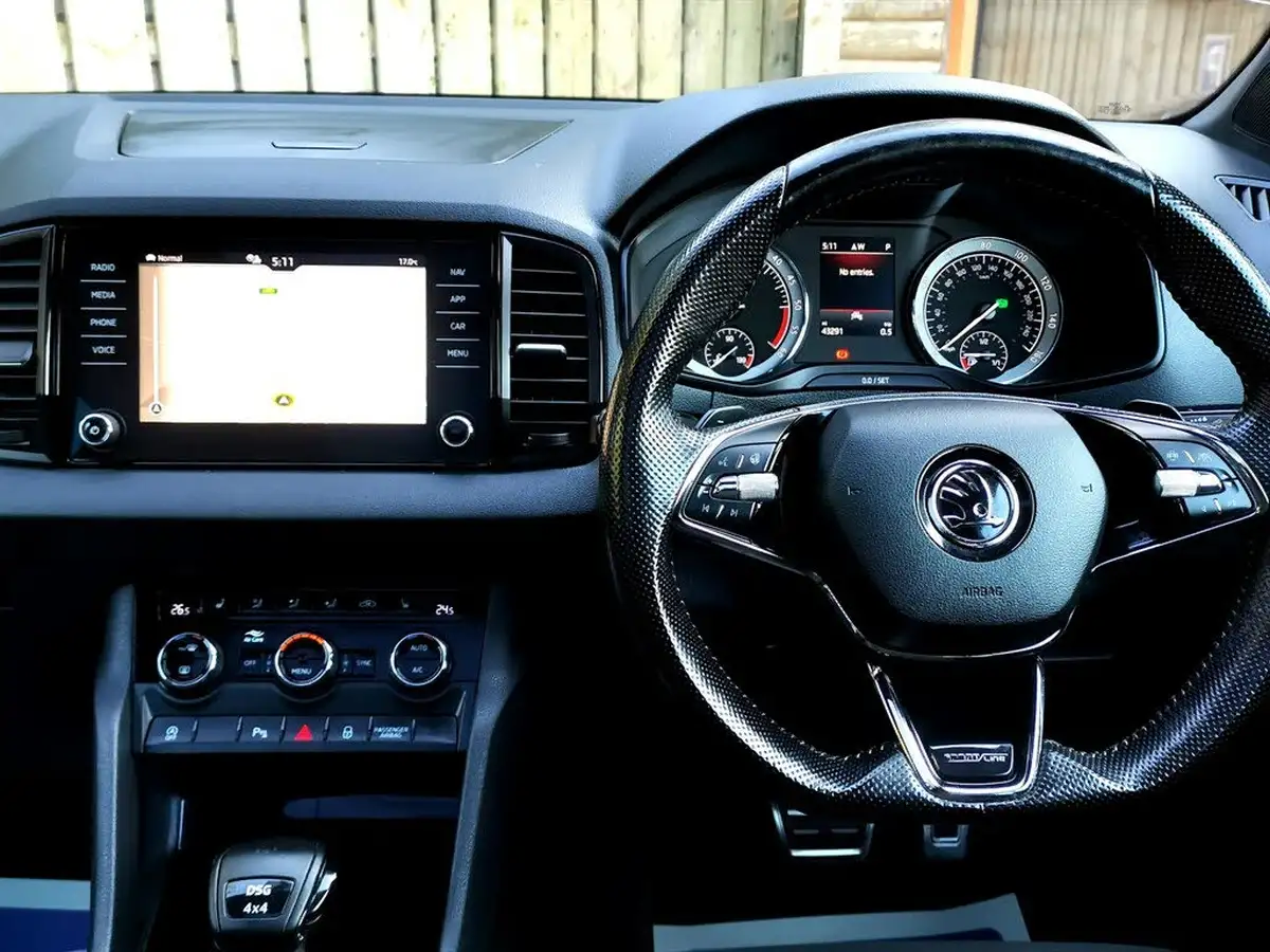 2021-skoda-karoq-20tdi-sportline-4x4-dsg-big-8