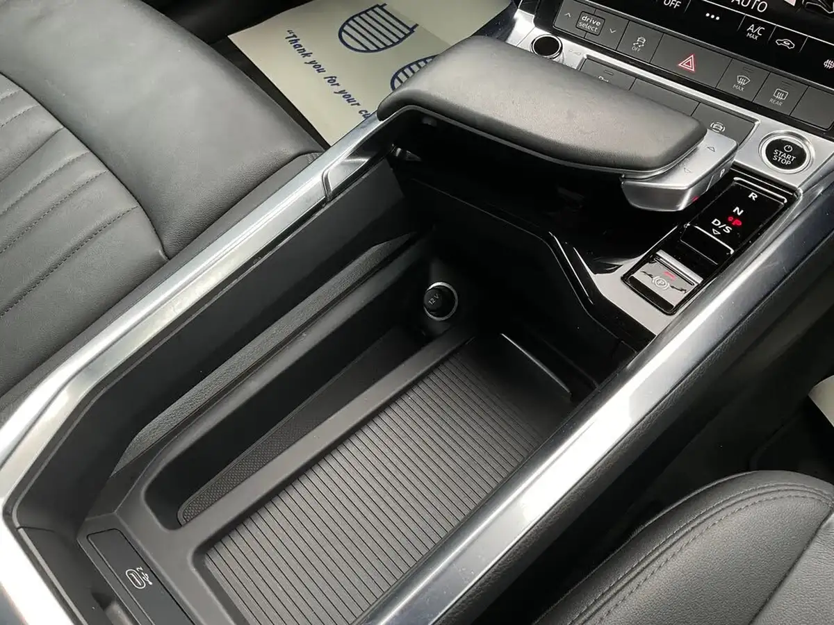2022-audi-e-tron-55e-technik-station-wagon-big-25