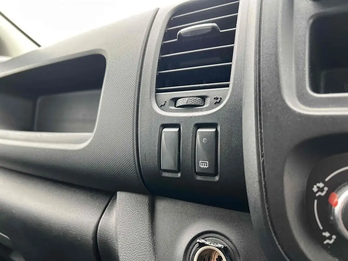 2021-renault-trafic-20dci-ll30-energy-120-business-panel-big-24