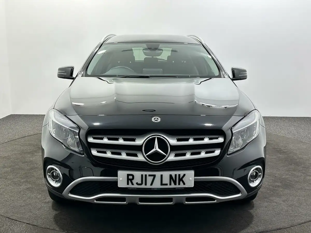 2017-mercedes-benz-gla-class-21d-gla-200d-sport-ss-7g-dct-big-1