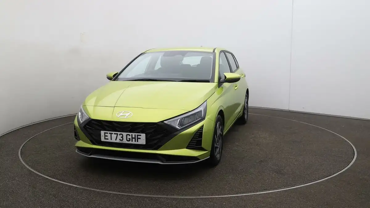 2024-hyundai-i20-10-t-gdi-advance-big-30