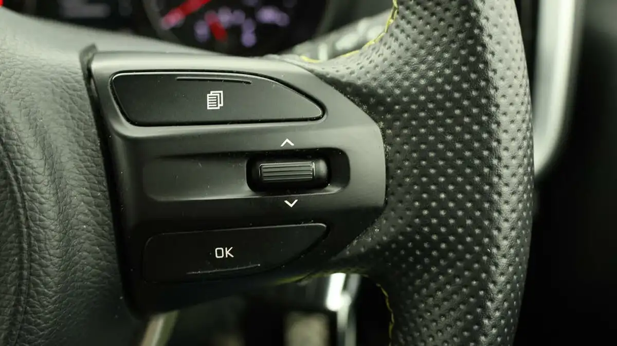 2021-kia-picanto-10-x-line-big-21