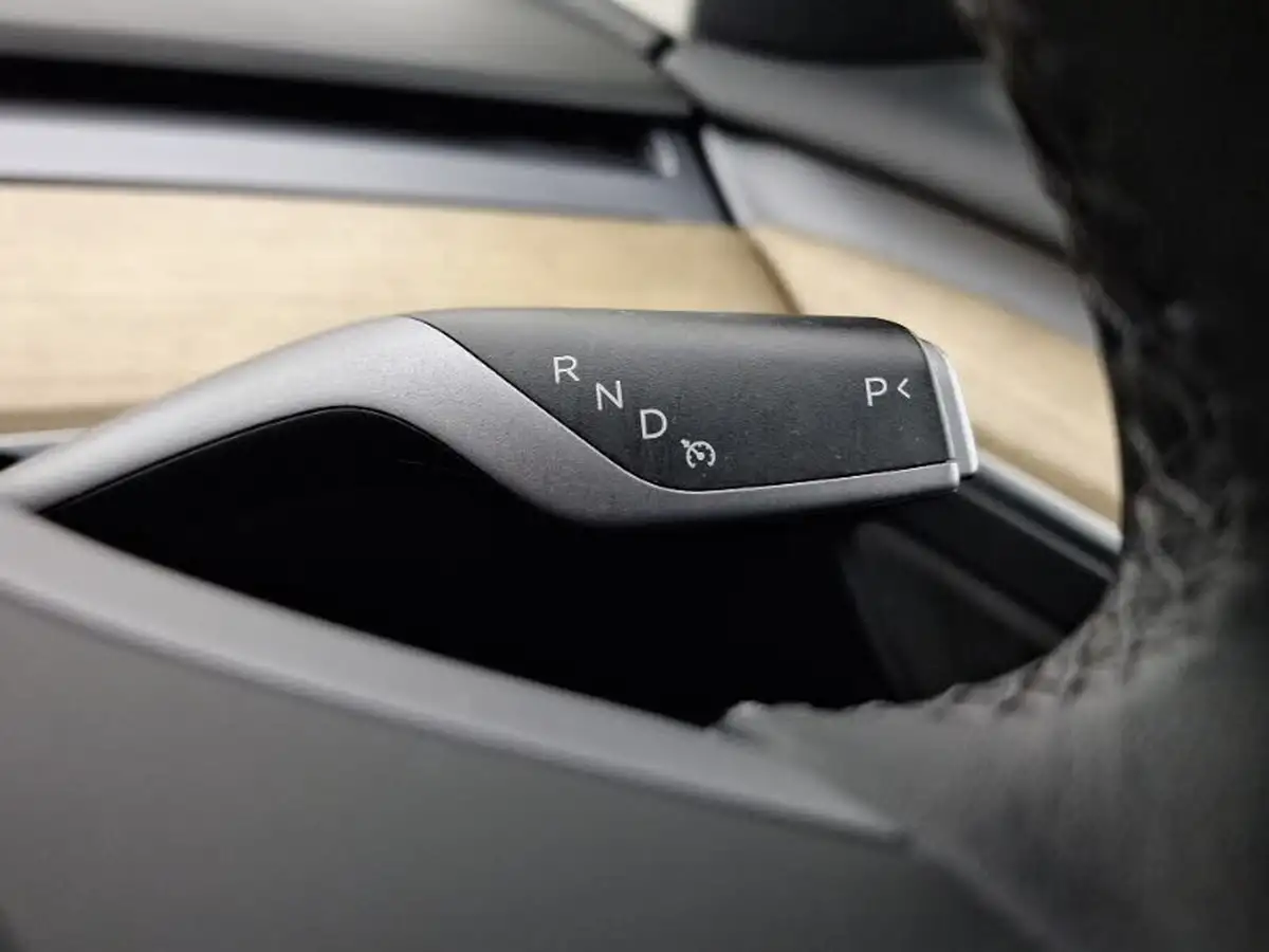 2022-tesla-model-3-e-long-range-big-9