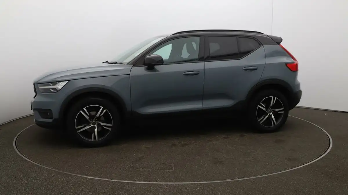 2020-volvo-xc40-15-t3-r-design-big-57