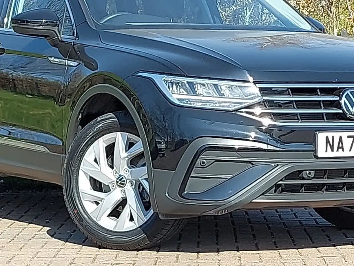 2023-volkswagen-tiguan-allspace-15-tsi-life-big-8