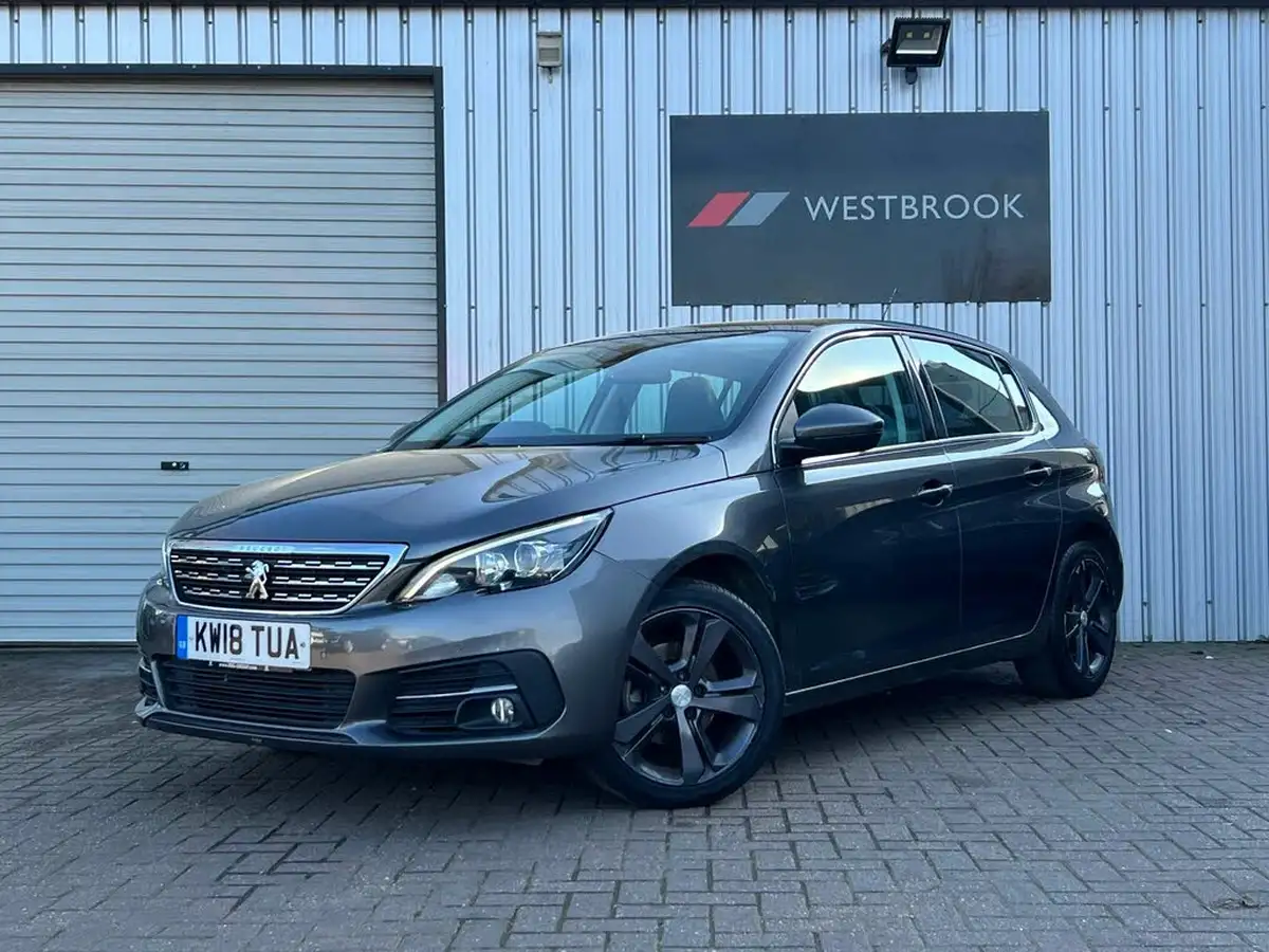 2018-peugeot-308-12-puretech-allure-130bhp-big-10