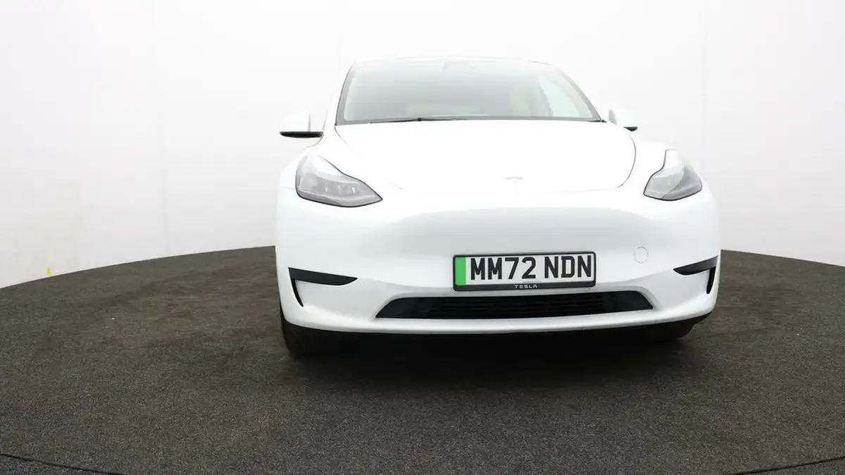 2022-tesla-model-y-e-rwd-big-47