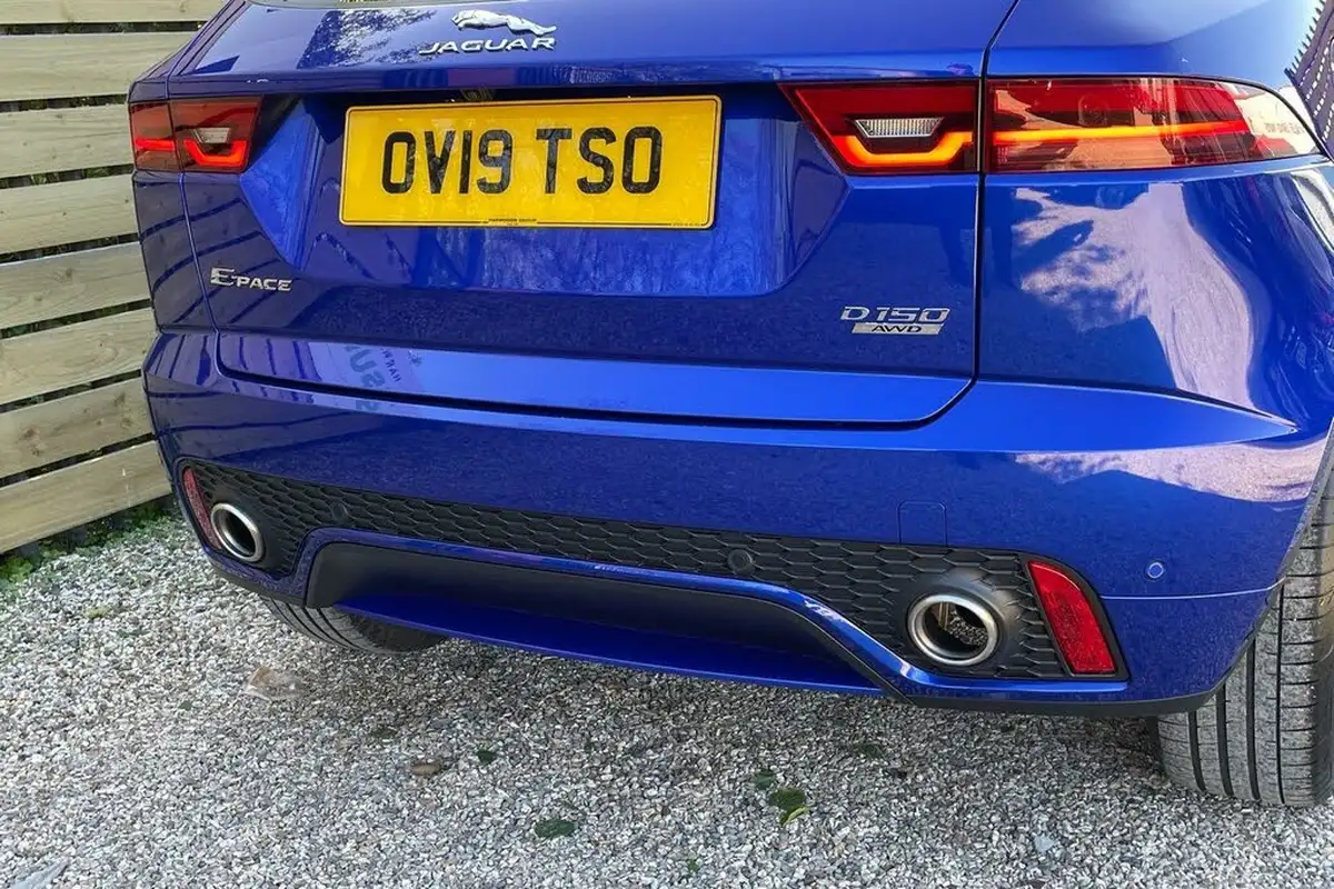 2019-jaguar-e-pace-20-i4d-r-dynamic-se-180ps-awd-auto-big-16
