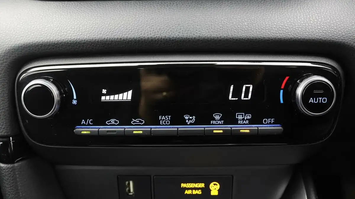 2022-toyota-yaris-15-vvt-i-icon-big-11