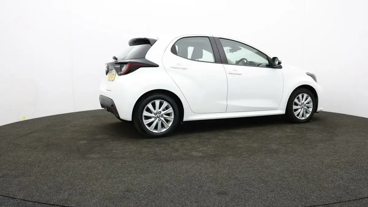 2022-toyota-yaris-15-vvt-i-icon-big-28