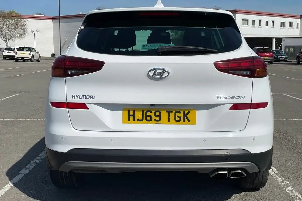 2019-hyundai-tucson-16crdi-premium-115ps-48-volt-hybrid-big-16