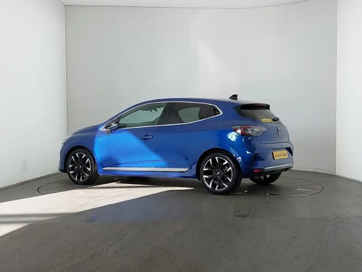 2024-renault-clio-16-techno-big-1