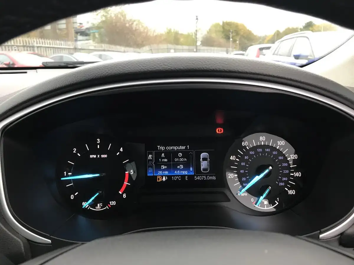 2019-ford-mondeo-20tdci-zetec-edition-ss-estate-big-12