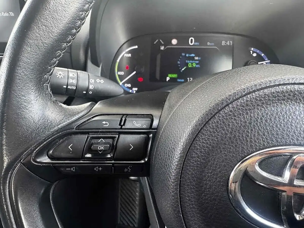 2022-toyota-yaris-15-vvt-i-design-panoramic-roof-big-29